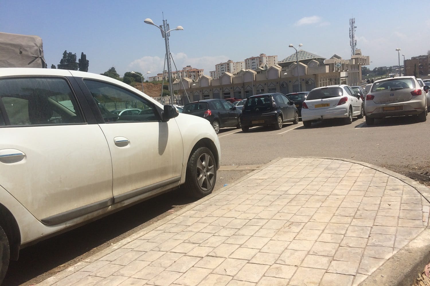تجهيز منزلك للبيع في بدر: ما يستحق الإصلاح وما لا يستحق