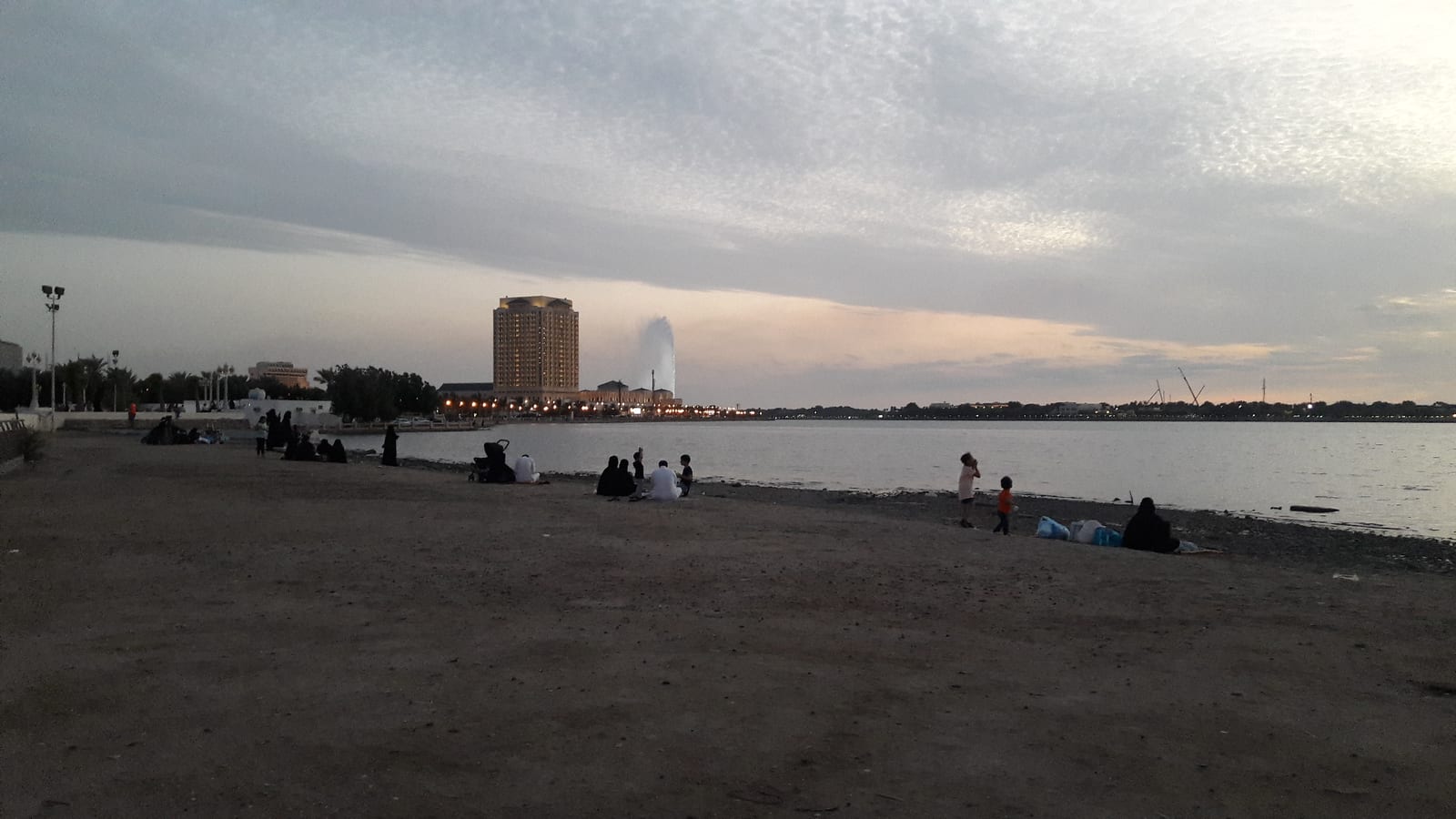 كورنيش جدة نموذج على أهمية الإضاءة الطبيعية في التصوير