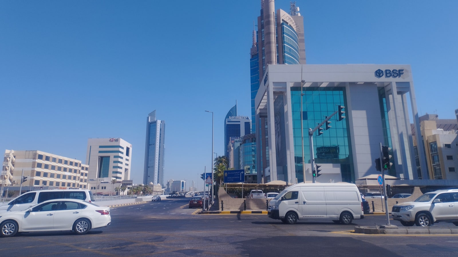 مفصلات الشرفة في الخبر: الملح يظهر في التفاصيل الصغيرة