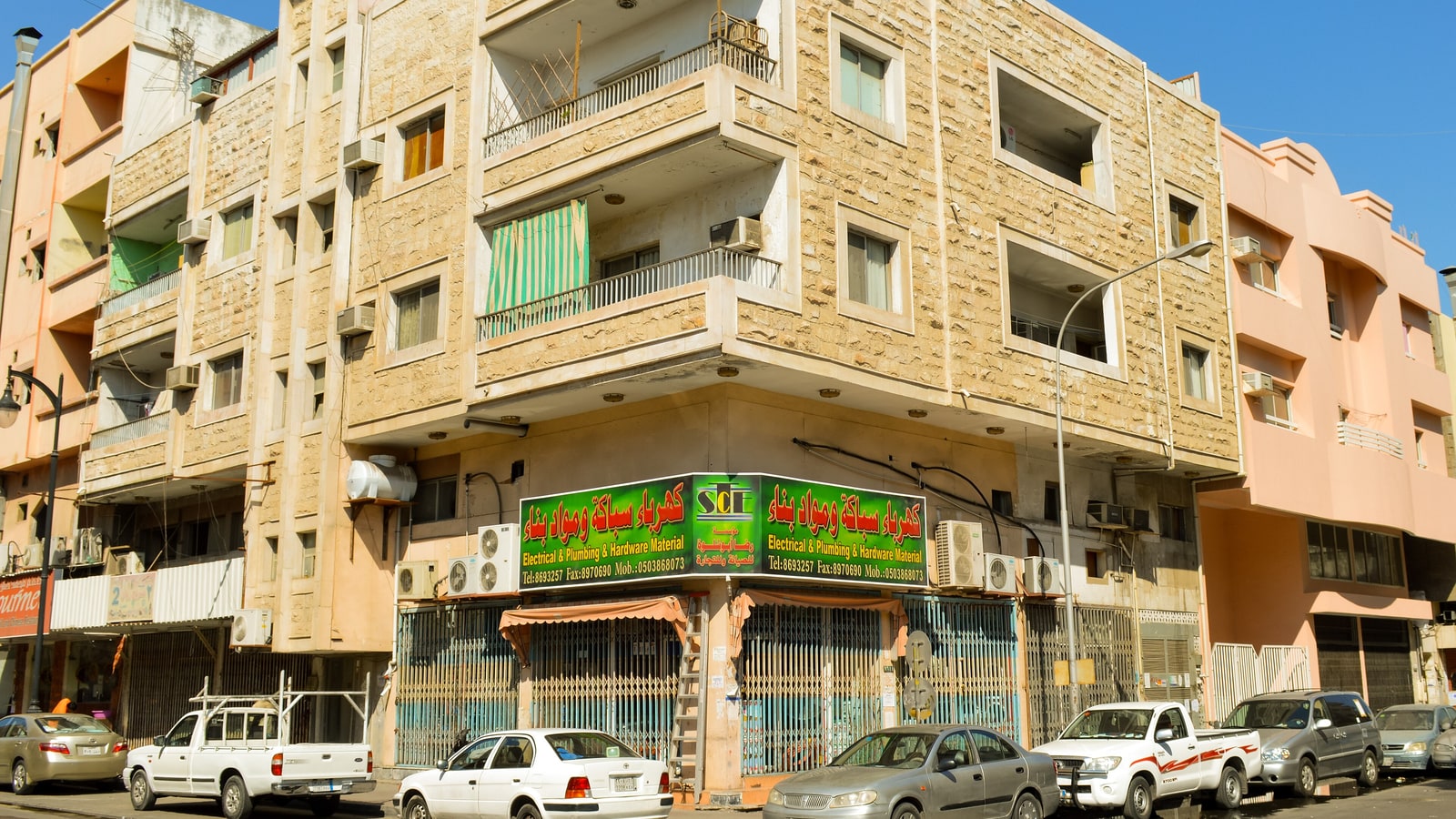 شرفة الخبر: المشهد البعيد لا يلغي فحص المعدن