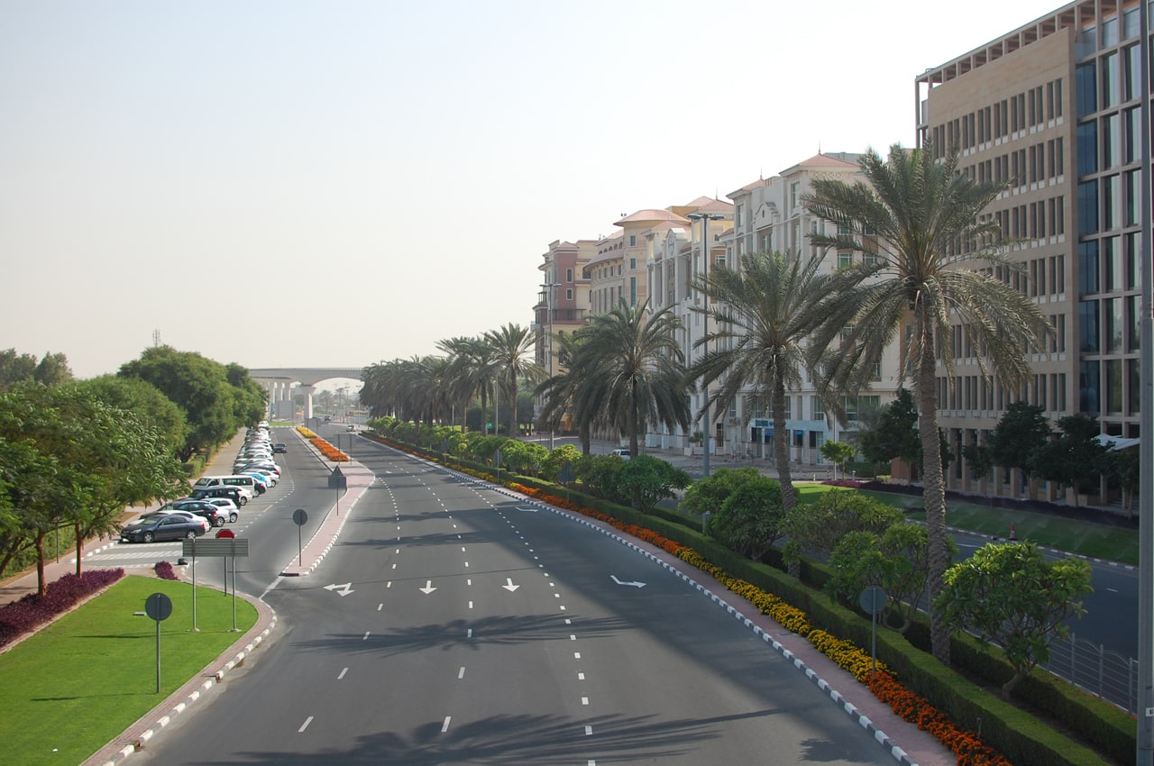إيقاع شارع الرياض صباح الجمعة ومساءها