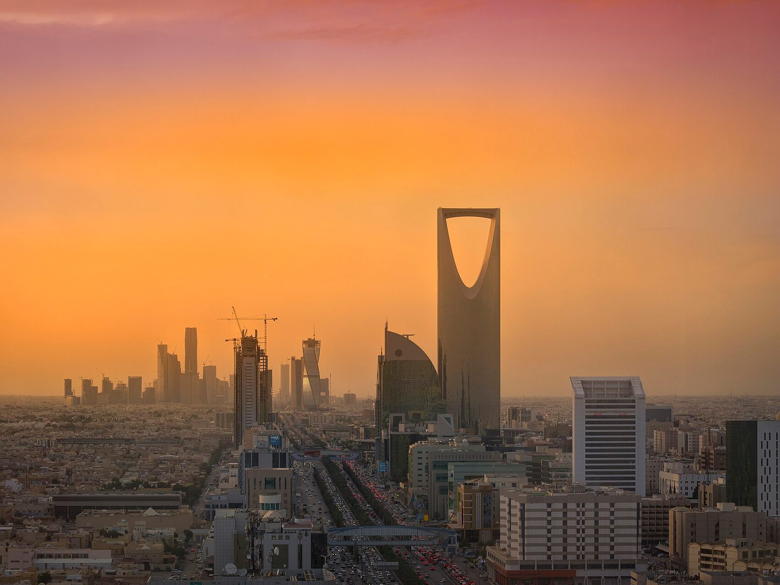 اختلاف التصنيف العقاري داخل العينة في الرياض: الشريحة السعرية المتوسطة العليا