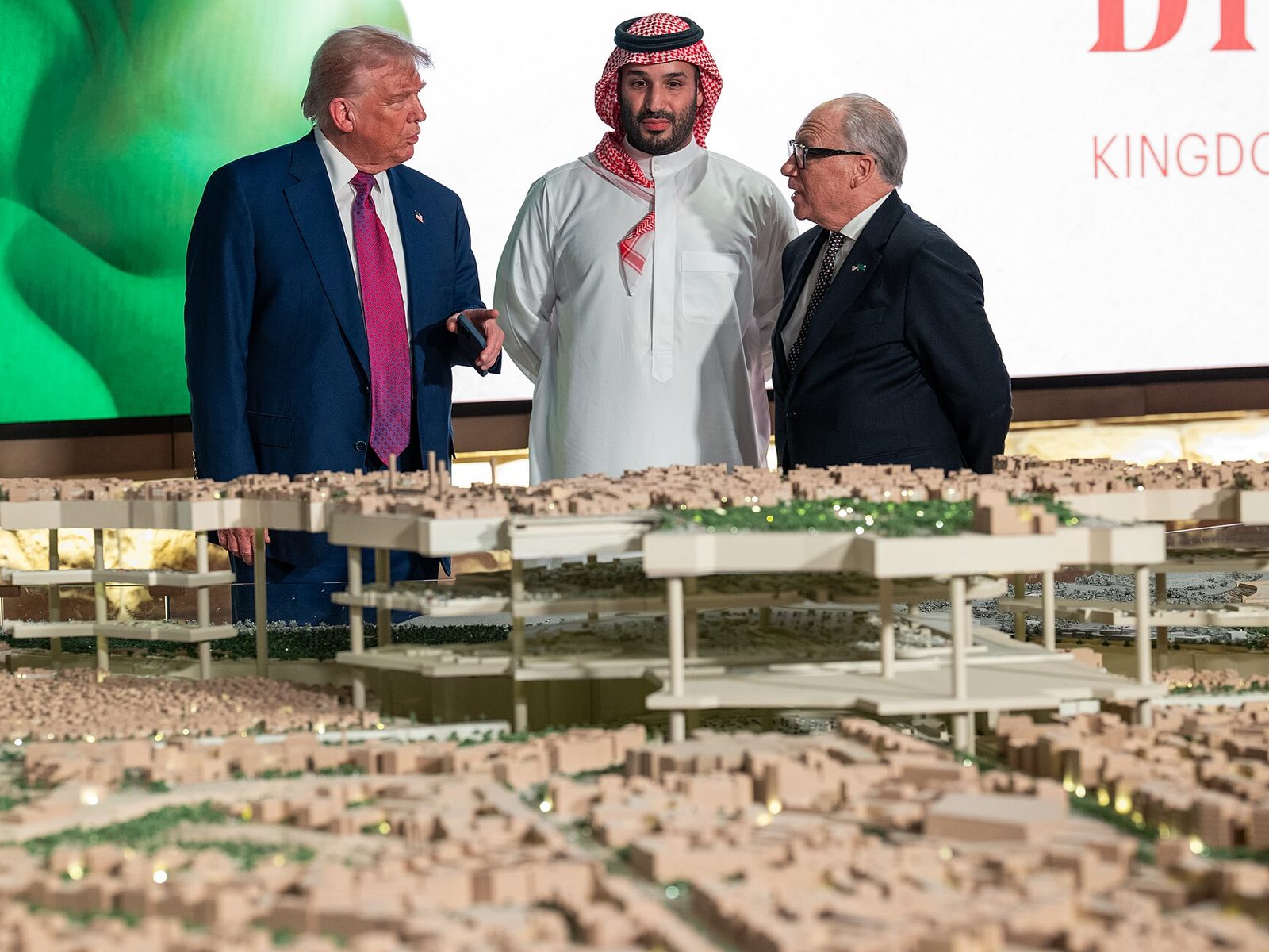 لماذا يظل الموقع الدقيق مهماً بعد مقارنة الحي في الرياض: الشريحة السعرية المتوسطة العليا