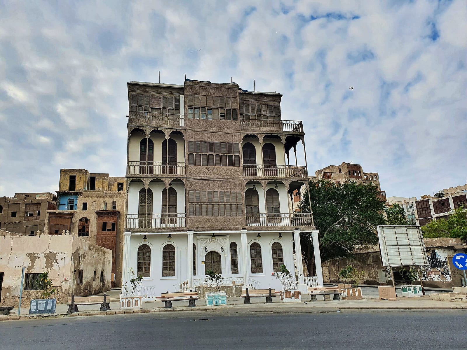 قائمة فحص شراء فيلا في جدة قبل دفع العربون