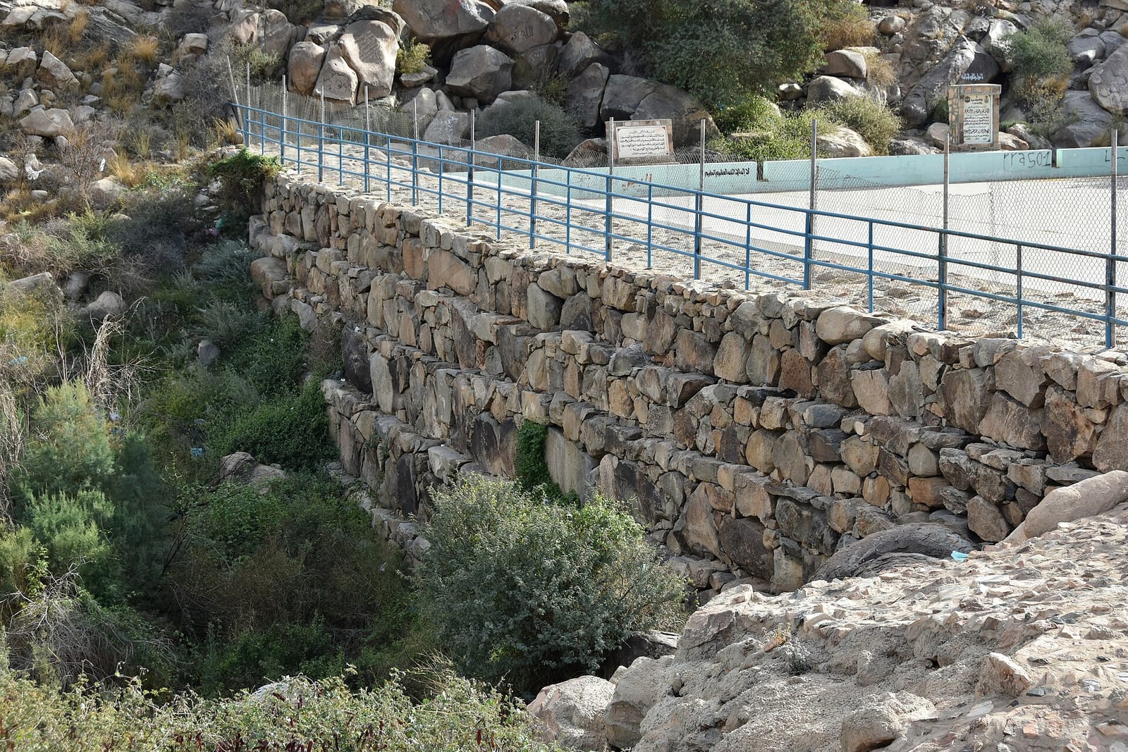 تجهيز منزلك للبيع في الطائف: ما يستحق الإصلاح وما لا يستحق