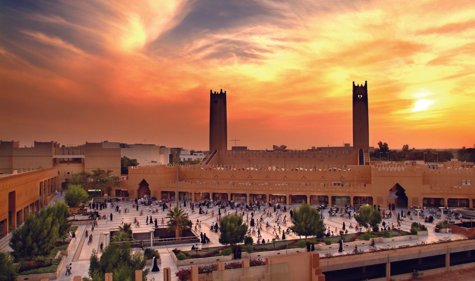 الاستعداد للغبار والعواصف الترابية في الدرعية داخل المنزل