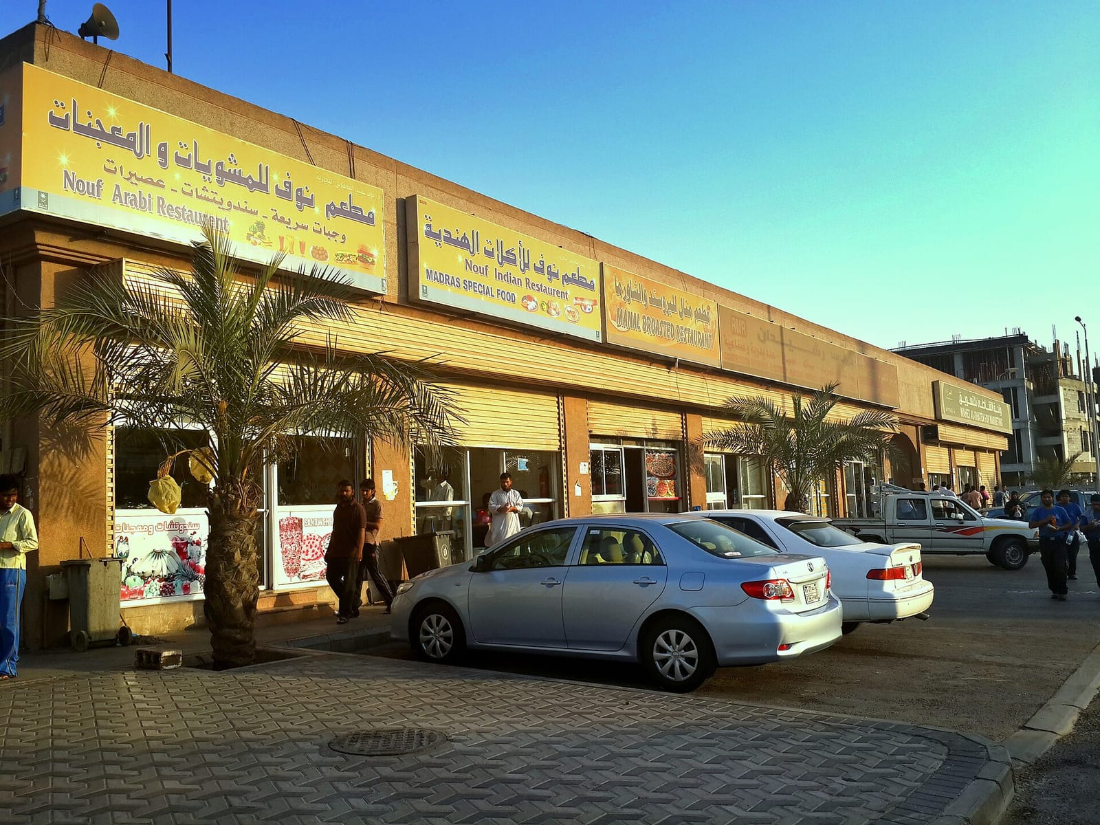 استغلال المساحات الخارجية مساءً في الدمام بذكاء