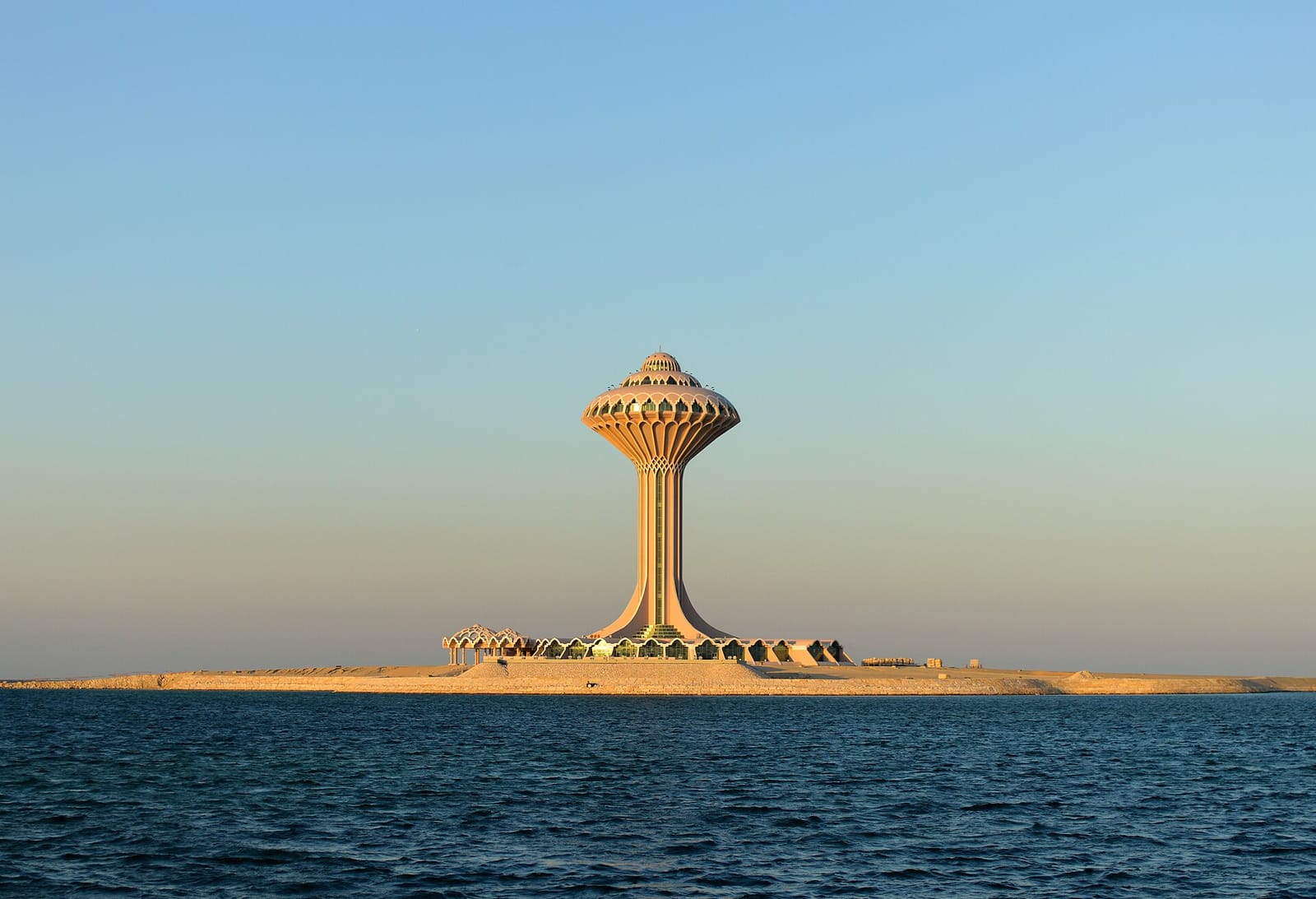 تخصيص ركن للعمل والدراسة من المنزل في الخبر
