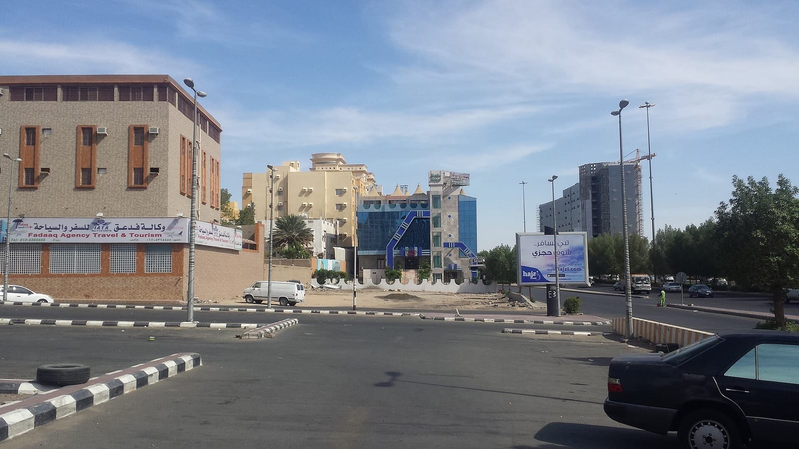 تنظيم مواقف السيارة اليومية في مساكن مكة المكرمة