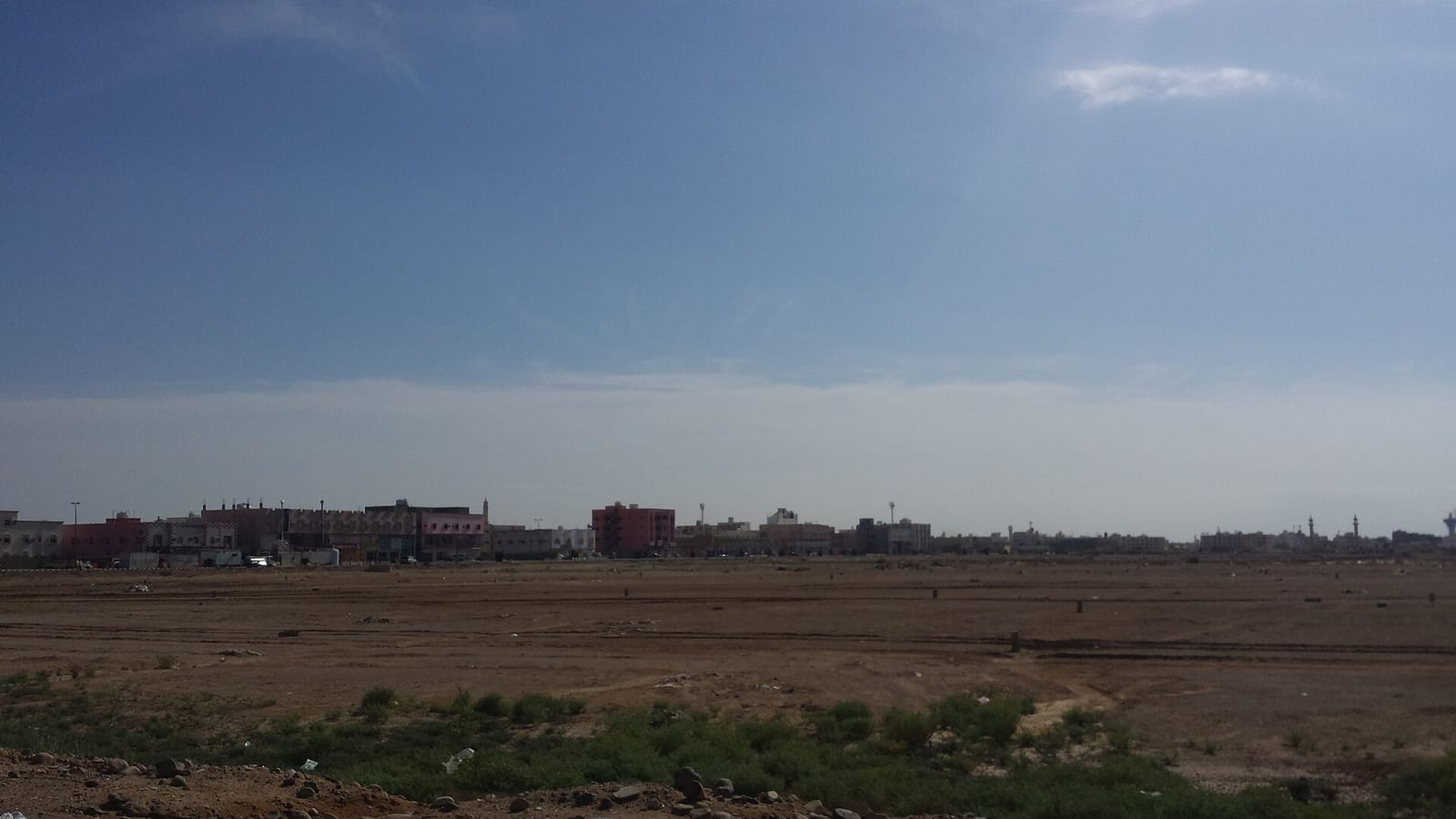 حلول الخصوصية للنوافذ المطلة في مساكن ينبع